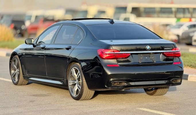 Подержанный BMW 7 Series 750Li VI (G11/G12), 4.4 л, 2017 в Дубае от Saeed Auto Черный цвет. Японская | AUTO.AE