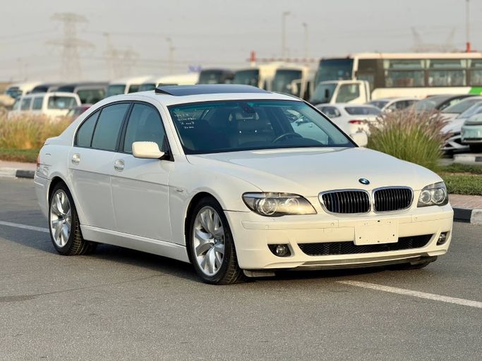 Подержанный BMW 7 Series 740i IV (E65/E66) Рестайлинг, 4.0 л, 2007 в Дубае от Saeed Auto Белый цвет. Японская | AUTO.AE