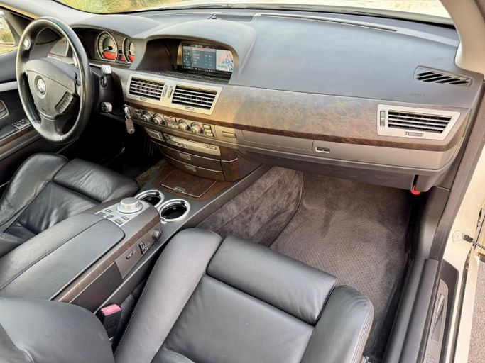 Подержанный BMW 7 Series 740i IV (E65/E66) Рестайлинг, 4.0 л, 2007 в Дубае от Saeed Auto Белый цвет. Японская | AUTO.AE