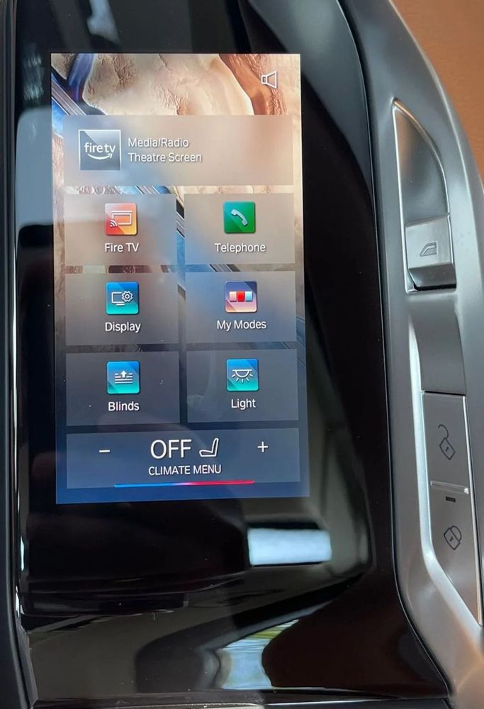 Новый BMW 7 Series 735i VII (G70), 3.0 л, 2025 в Дубае от Auto Gallery DXB Белый цвет. GCC | AUTO.AE