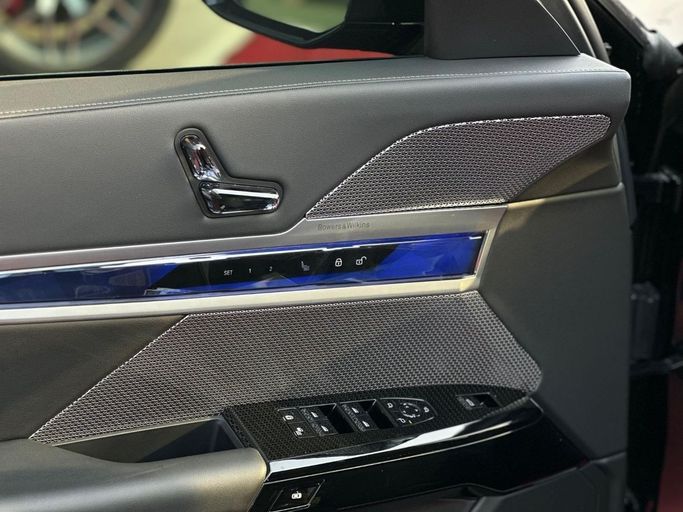 Подержанный BMW 7 Series 740i VII (G70), 3.0 л, 2023 в Дубае от Orient Auto FZE Черный цвет. Американская | AUTO.AE