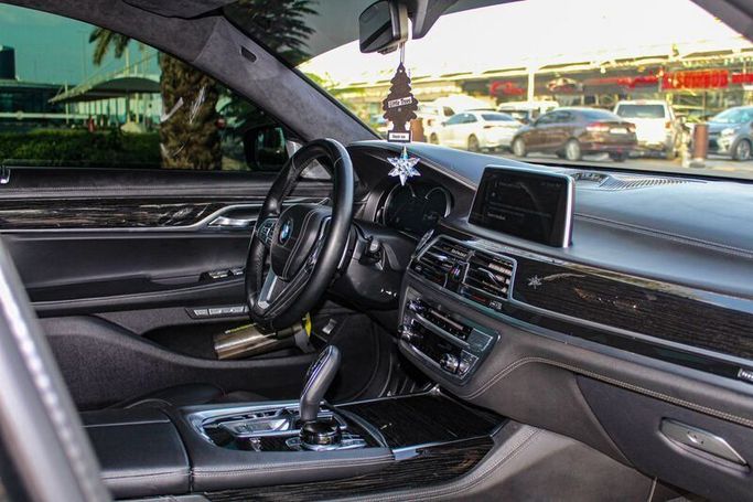Подержанный BMW 7 Series 750Li xDrive VI (G11/G12), 4.4 л, 2018 в Дубае от Prestige motors Черный цвет. Other | AUTO.AE