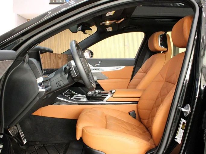 Подержанный BMW 7 Series 740i VII (G70), 3.0 л, 2024 в Дубае от Hot Wheel Used Motors Черный цвет. Other | AUTO.AE