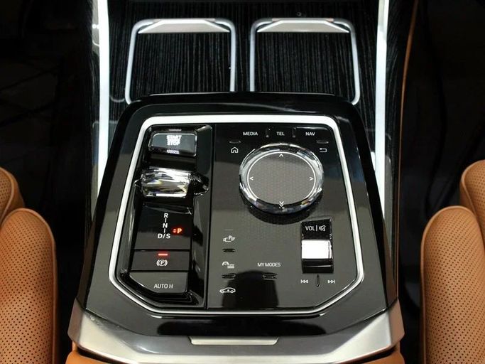 Подержанный BMW 7 Series 740i VII (G70), 3.0 л, 2024 в Дубае от Hot Wheel Used Motors Черный цвет. Other | AUTO.AE