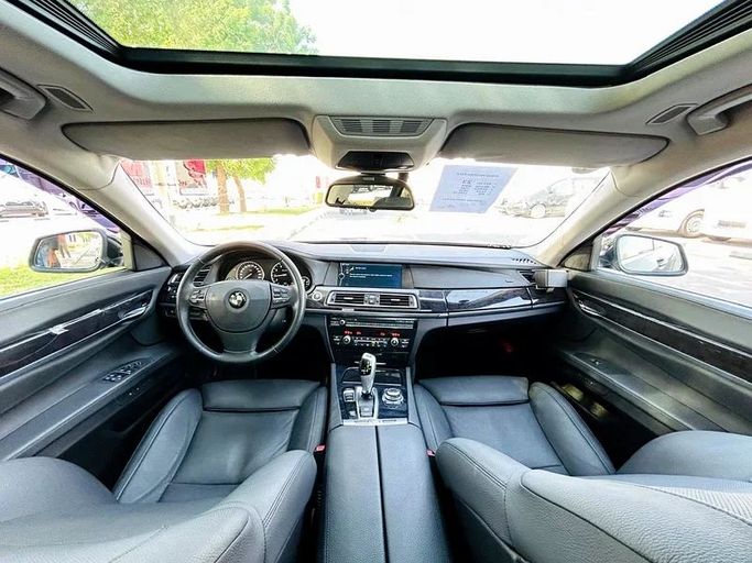 Подержанный BMW 7 Series 750i V (F01/F02/F04), 4.4 л, 2010 в Дубае от Mirza Automobile FZE Черный цвет. Японская | AUTO.AE