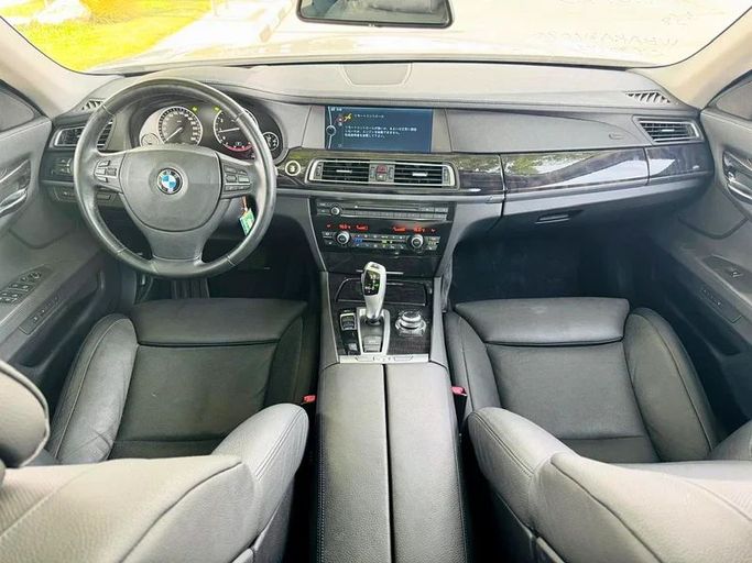 Подержанный BMW 7 Series 750i V (F01/F02/F04), 4.4 л, 2009 в Дубае от Mirza Automobile FZE Белый цвет. Японская | AUTO.AE