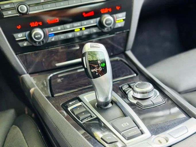 Подержанный BMW 7 Series 750i V (F01/F02/F04), 4.4 л, 2009 в Дубае от Mirza Automobile FZE Белый цвет. Японская | AUTO.AE