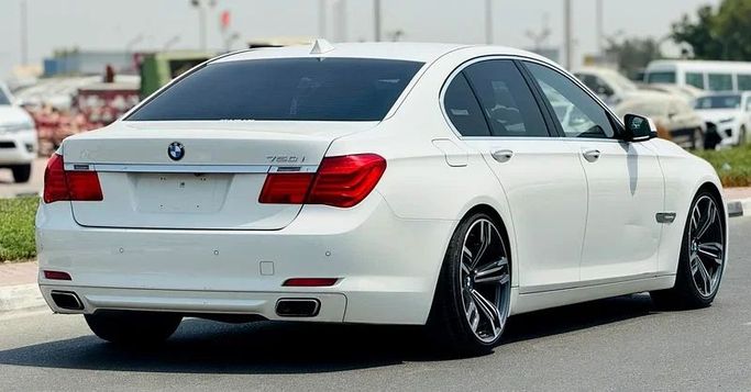 Подержанный BMW 7 Series 750i V (F01/F02/F04), 4.4 л, 2009 в Дубае от Mirza Automobile FZE Белый цвет. Японская | AUTO.AE
