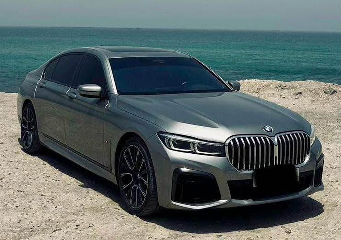 مستعملة BMW 7 Series 740Li عملية فيس ليفت السادس (G11/G12), 3.0 l, 2021 في في دبي من LiveCars، اللون رمادي. مواصفات الخليج | AUTO.AE