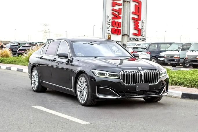 Подержанный BMW 7 Series 750i xDrive VI (G11/G12) Рестайлинг, 4.4 л, 2022 в Дубае от CAR POINT FZE Черный цвет. Японская | AUTO.AE