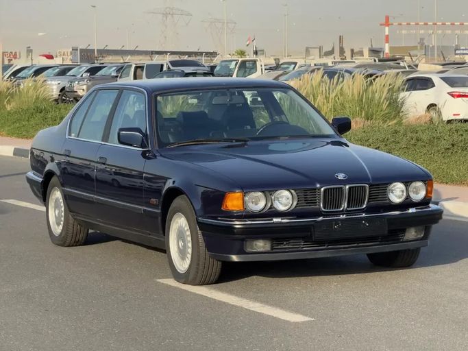 مستعملة ⁦BMW 7 Series 735i II (E32)، 3.4 l، 1991⁩ في في الإمارات, دبي من Best Car، اللون أسود.  | AUTO.AE | إعلان #287005