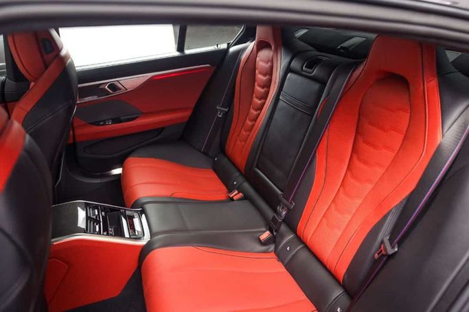 BMW 8 Series 840i II (G14/G15/G16) Рестайлинг, 2024 купе бизнес класса в Дубае от Uptown Rent A Car LLC черный цвет | AUTO.AE