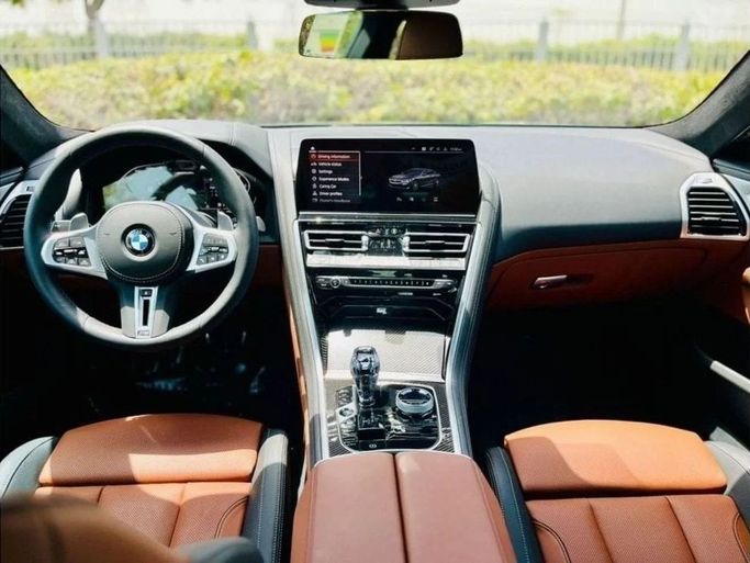 Новый BMW 8 Series M850i xDrive II (G14/G15/G16) Рестайлинг, 4.4 л, 2024 в Дубае от Ideal Cars LLC Серый цвет. GCC | AUTO.AE