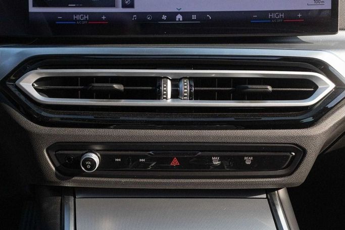 Новый BMW i4 eDrive35 G26 Рестайлинг, 2024 в Дубае от Albustanji Motors FZCO Белый цвет.  | AUTO.AE