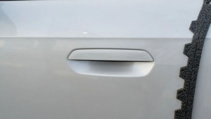 New BMW iX1 eDrive, 2022 in Dubai by Altass Motors, White color. Other | AUTO.AE