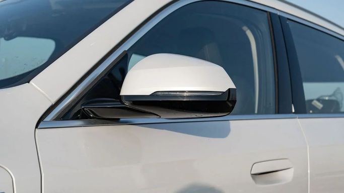 Новый BMW iX1 eDrive, 2022 в Дубае от Altass Motors Белый цвет. Other | AUTO.AE