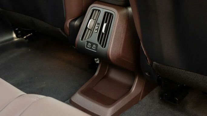 Новый BMW iX1 eDrive, 2022 в Дубае от Altass Motors Серый цвет. Other | AUTO.AE