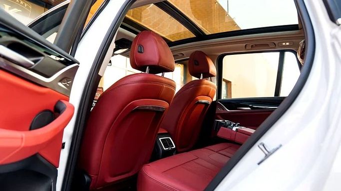 Новый BMW iX3 I (G08) Рестайлинг, 2025 в Дубае от 8 Ba Motors Белый цвет. Китайская | AUTO.AE