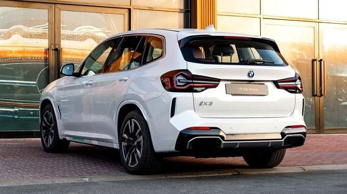Новый BMW iX3 I (G08) Рестайлинг, 2025 в Дубае от 8 Ba Motors Белый цвет. Китайская | AUTO.AE
