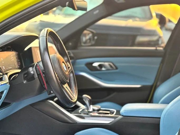 Подержанный BMW M3 Competition Package VI (G80), 3.0 л, 2022 в Дубае от Auto Bank Motors Желтый цвет. Американская | AUTO.AE
