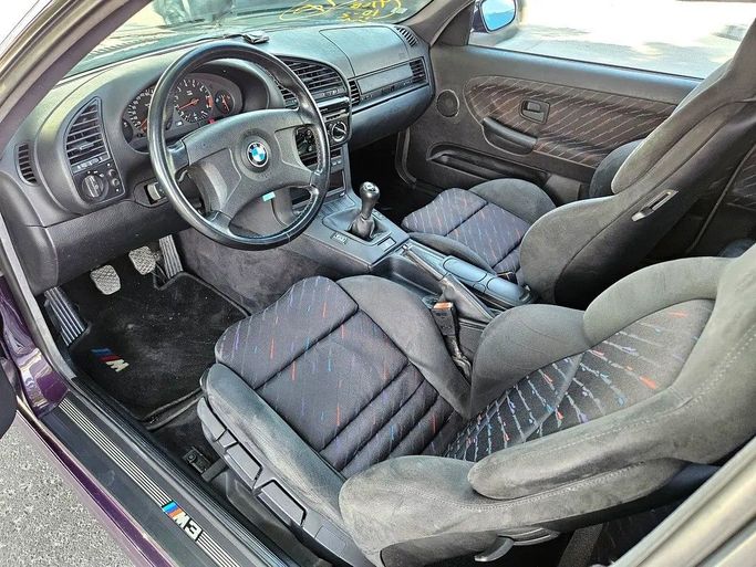 Подержанный BMW M3 II (E36), 3.0 л, 1994 в Дубае от Irfan Motors Пурпурный цвет. Японская | AUTO.AE