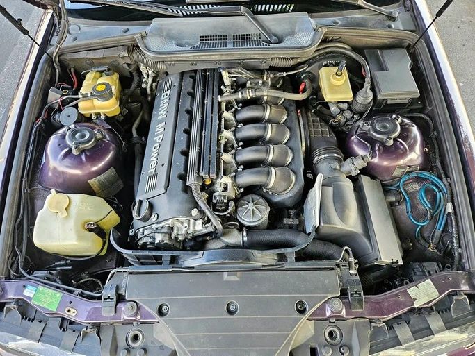 Подержанный BMW M3 II (E36), 3.0 л, 1994 в Дубае от Irfan Motors Пурпурный цвет. Японская | AUTO.AE