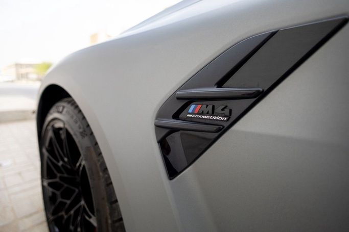 Подержанный BMW M4 Competition Package G82/G83 Рестайлинг, 3.0 л, 2025 в Дубае от Linda Cars Серый цвет. GCC | AUTO.AE