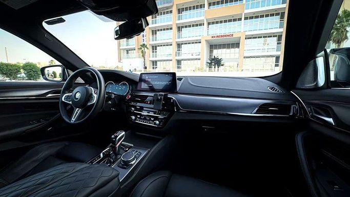 Used BMW M5 VI (F90), 4.4 l, 2019 in Dubai by MBA Motors, Silver color. Korean Specs | AUTO.AE