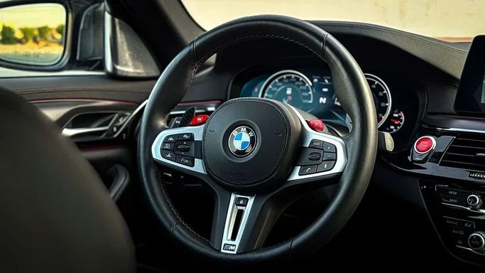 Used BMW M5 VI (F90), 4.4 l, 2019 in Dubai by MBA Motors, Silver color. Korean Specs | AUTO.AE