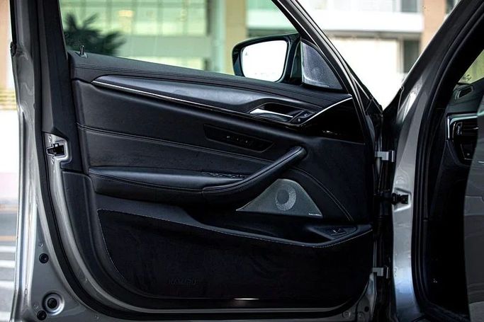 Used BMW M5 VI (F90), 4.4 l, 2019 in Dubai by MBA Motors, Silver color. Korean Specs | AUTO.AE