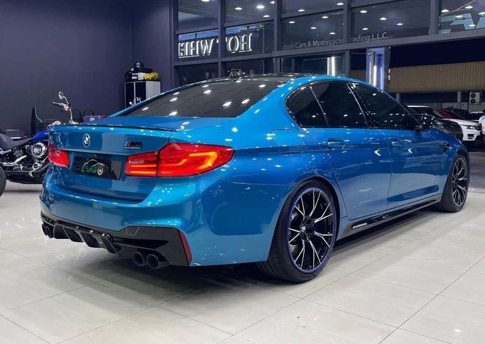 Подержанный BMW M5 VI (F90), 4.4 л, 2020 в Дубае от Carbon Cars Синий цвет. GCC | AUTO.AE