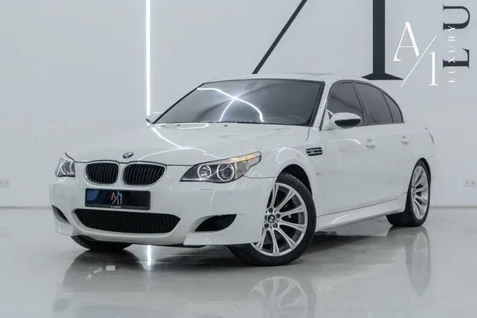 Подержанный BMW M5 IV (E60/E61), 5.0 л, 2007 в Дубае от A1 Luxury Motors Белый цвет. GCC | AUTO.AE
