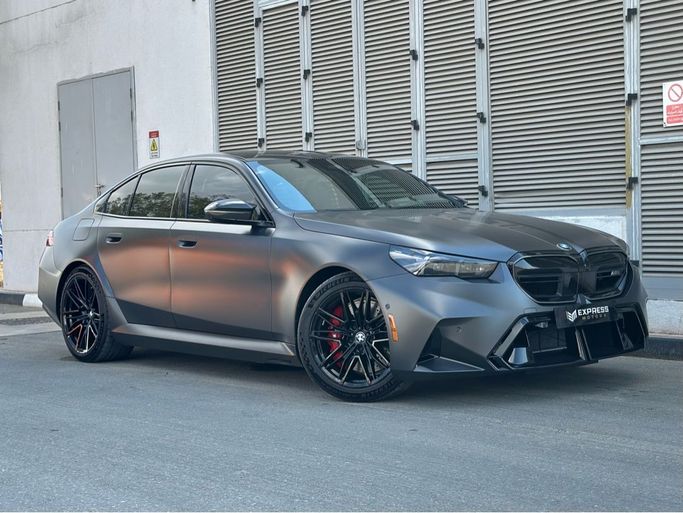 مستعملة BMW M5 سابعاً (G90), 4.4 l, 2025 في في دبي من Express Motors، اللون أسود. أخرى | AUTO.AE