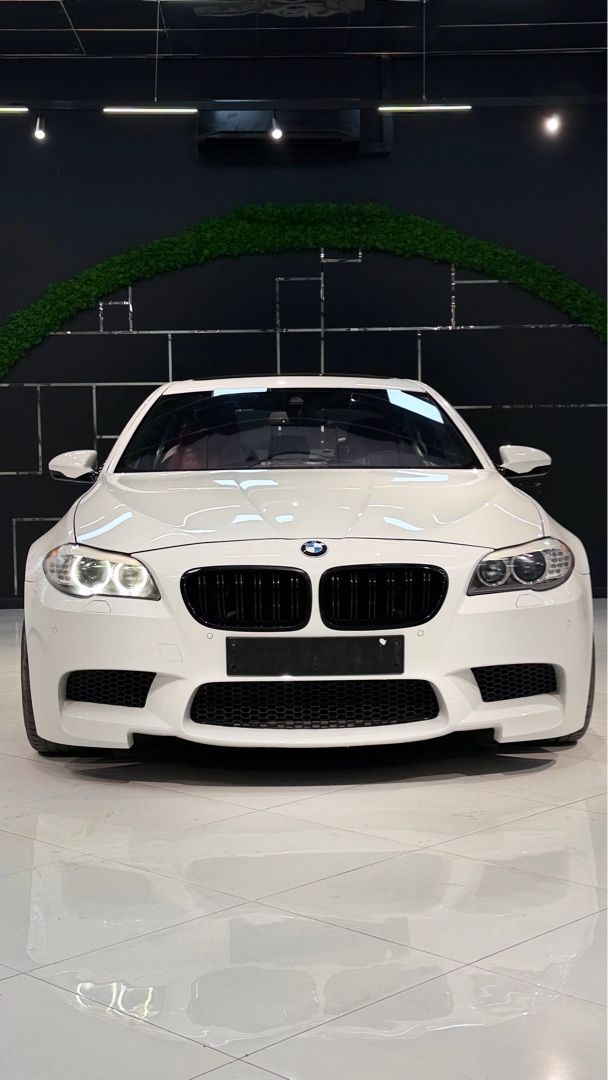 Used BMW M5 Competition Package V (F10) Facelift, 4.4 l, 2013 in Dubai by FLEX DRIVE, White color. GCC Specs | AUTO.AE | Listing #250087