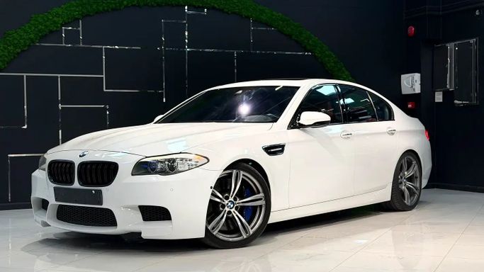Used BMW M5 V (F10), 4.4 l, 2013 in Dubai by FLEX DRIVE, White color. GCC Specs | AUTO.AE | Listing #258464