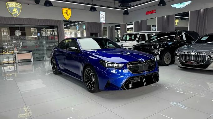 New BMW M5 VII (G90), 4.4 l, 2025 in Dubai by Sultan Al Kutbi Motors, Blue color. GCC Specs | AUTO.AE | Listing #260429