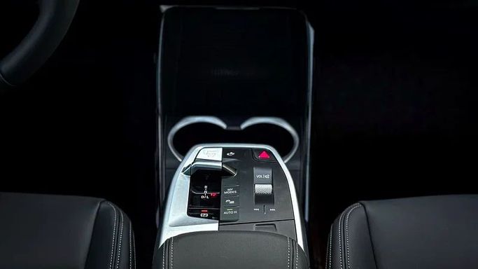 Подержанный BMW X1 25Li xDrive III (U11/U12), 2.0 л, 2024 в Дубае от MBA Motors Белый цвет. Other | AUTO.AE