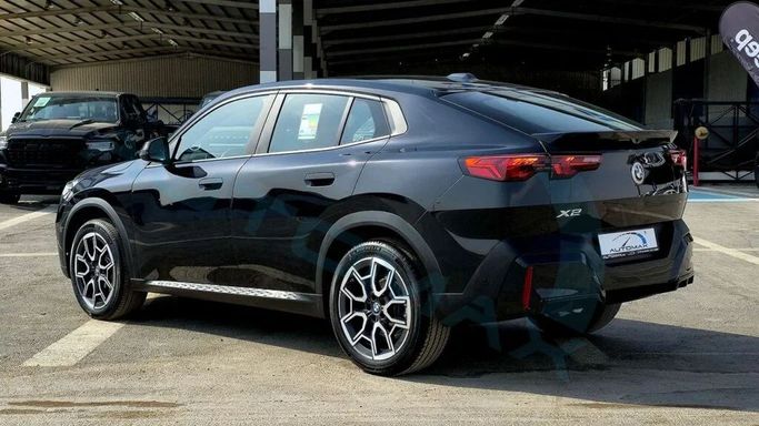 Новый BMW X2 sDrive18i II (U10), 1.5 л, 2025 в Дубае от Auto Max Group Черный цвет. GCC | AUTO.AE