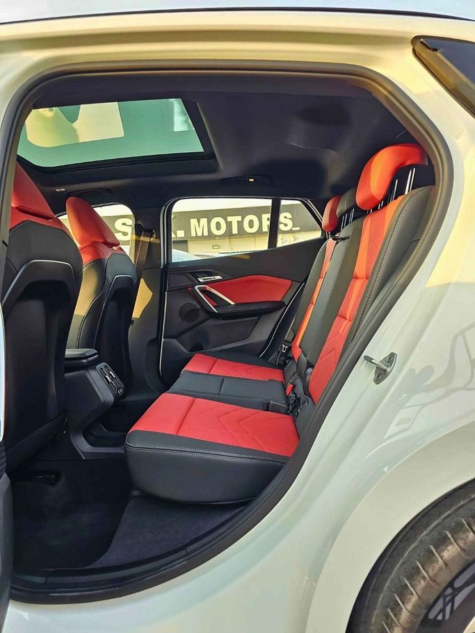 Новый BMW X2 sDrive18i II (U10), 1.5 л, 2025 в Дубае от SK Motors Белый цвет. GCC | AUTO.AE