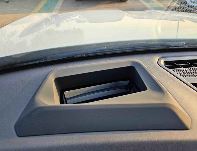 Новый BMW X2 sDrive18i II (U10), 1.5 л, 2025 в Дубае от SK Motors Белый цвет. GCC | AUTO.AE