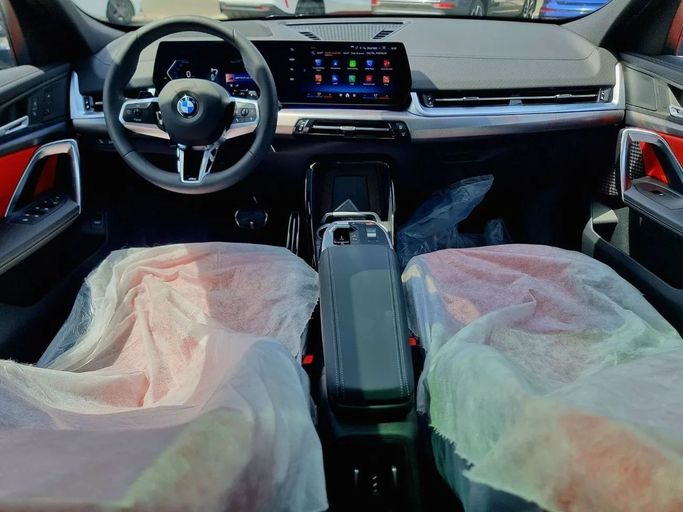 Новый BMW X2 sDrive18i II (U10), 1.5 л, 2025 в Дубае от Auto Gallery DXB Белый цвет. GCC | AUTO.AE