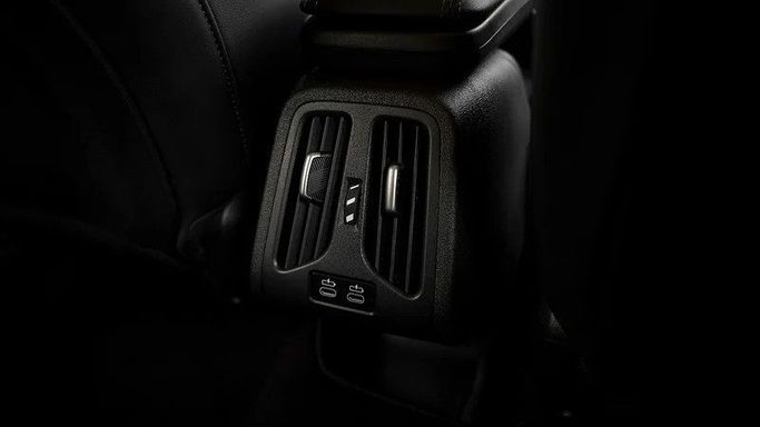 Новый BMW X2 sDrive25i II (U10), 2.0 л, 2025 в Дубае от Simurgh Cars Красный цвет. Китайская | AUTO.AE