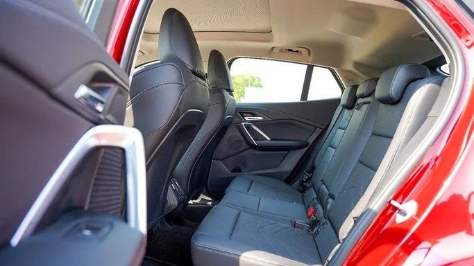 Новый BMW X2 sDrive25i II (U10), 2.0 л, 2025 в Дубае от Simurgh Cars Красный цвет. Китайская | AUTO.AE