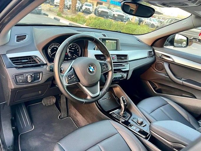 Подержанный BMW X2 xDrive20i I (F39), 2.0 л, 2020 в Дубае от Designo Cars Trading Черный цвет. GCC | AUTO.AE