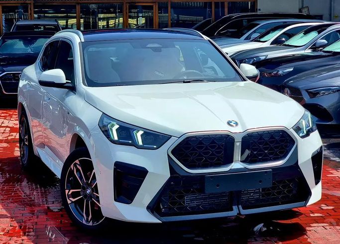 Новый BMW X2 sDrive18i II (U10), 1.5 л, 2026 в Дубае от Auto Gallery DXB Белый цвет. GCC | AUTO.AE | Объявление #259781