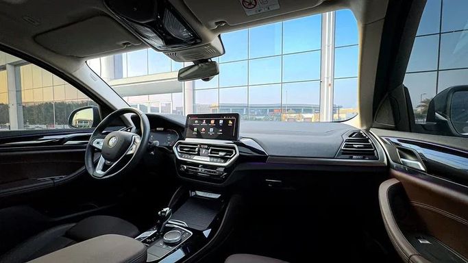 Подержанный BMW X4 20i II (G02) Рестайлинг, 2.0 л, 2023 в Дубае от MBA Motors Черный цвет. Корейская | AUTO.AE