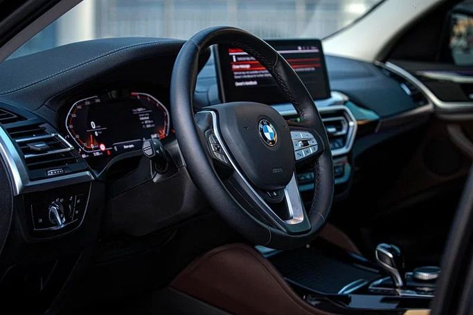 Подержанный BMW X4 20i II (G02) Рестайлинг, 2.0 л, 2023 в Дубае от MBA Motors Черный цвет. Корейская | AUTO.AE