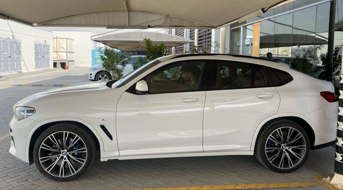 Used BMW X4 30i xDrive II (G02), 2.0 l, 2021 in Dubai, White color. GCC Specs | AUTO.AE | Listing #270560