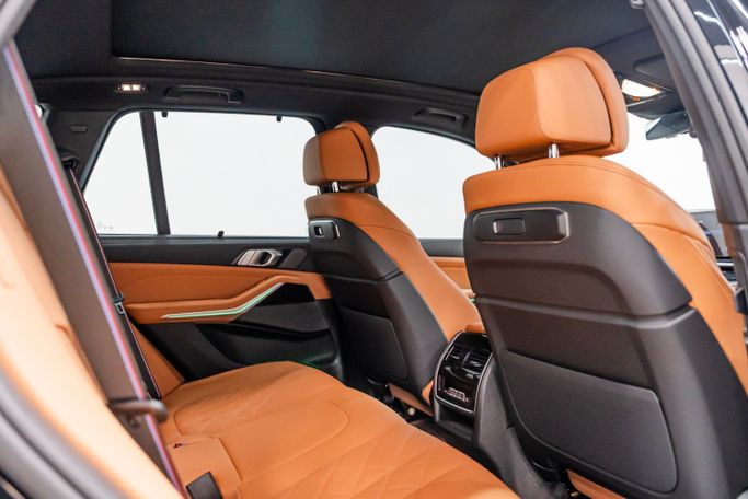 BMW X5 M Competition III (F95) Facelift, 2025 business suv 5 dr. for rent in Dubai by POF RENTAL, black color | AUTO.AE