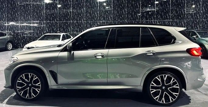 Used BMW X5 M Competition III (F95), 4.4 l, 2021 in Dubai by Zeus Motors, Silver color. GCC Specs | AUTO.AE